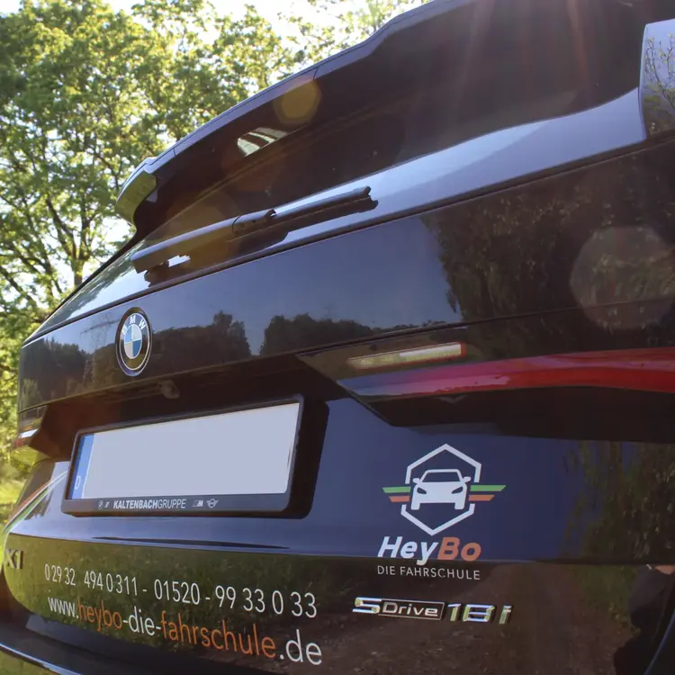 BMW X1 sDrive18i für der Führerschein der Klasse B197 oder B78 bei HeyBo - Die Fahrschule