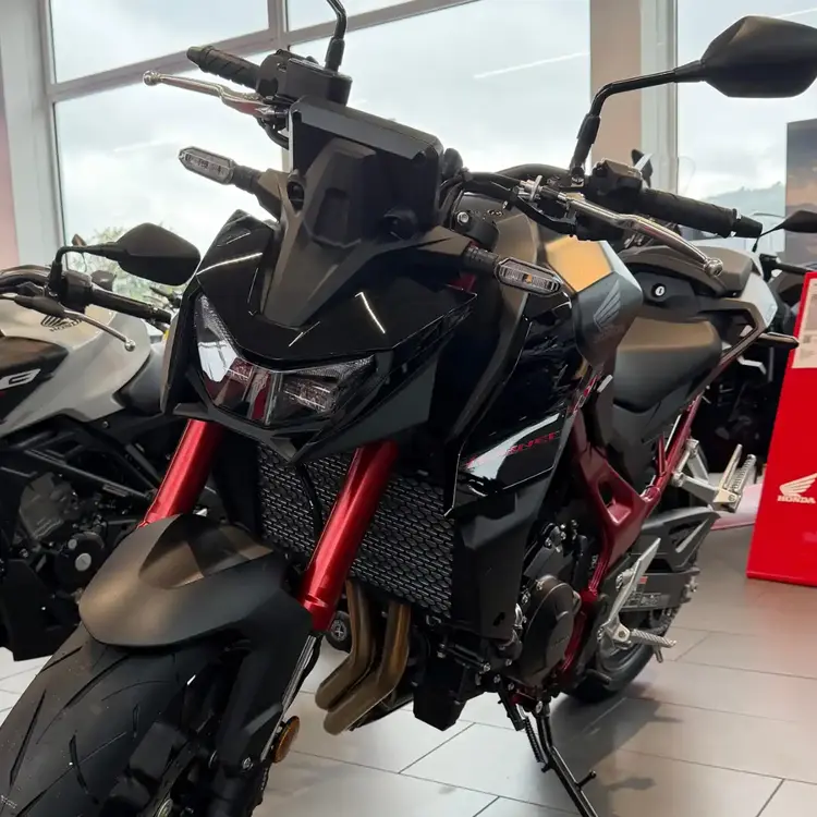 Die Honda CB 750 Hornet für den Motorradführerschein der Klasse A bei HeyBo - Die Fahrschule